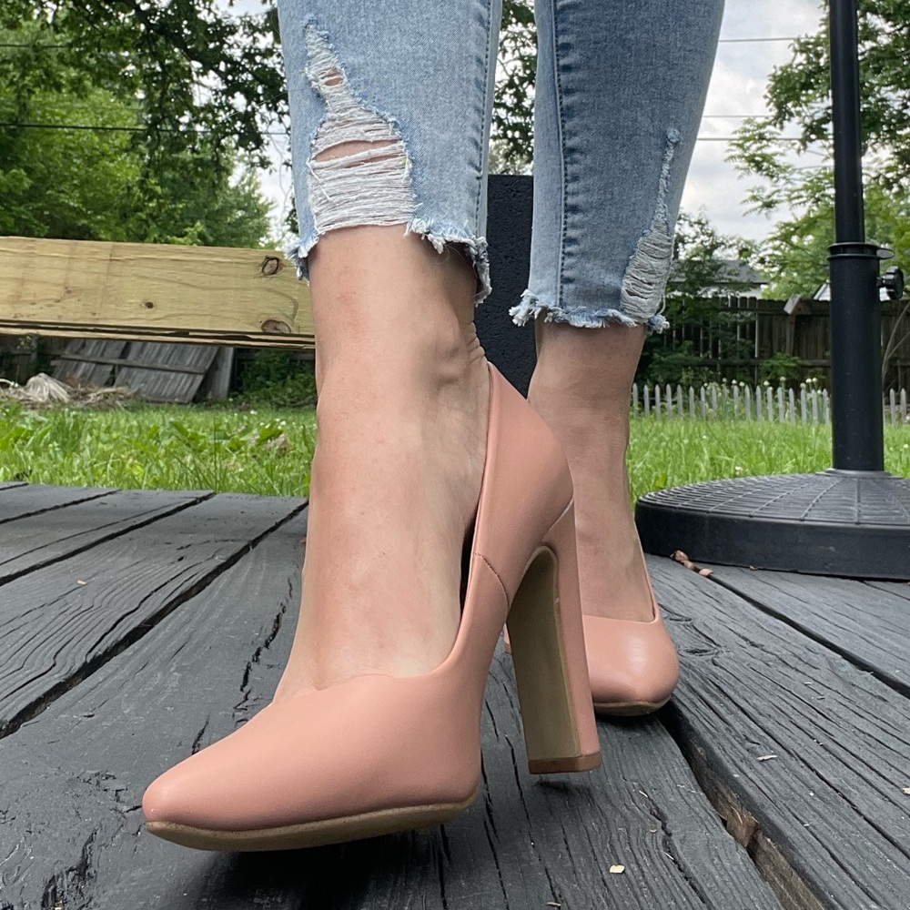 Heels - Picture 16 of 16